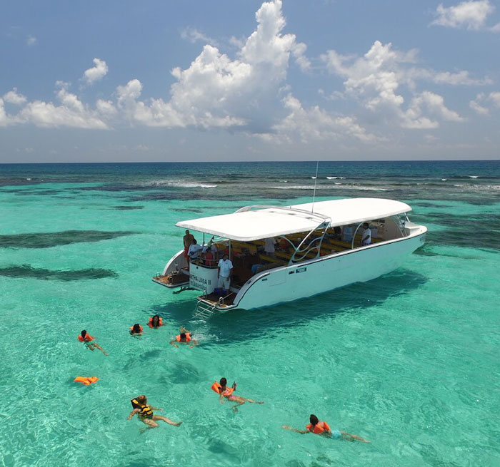AKUMAL Isla Contoy & Mujeres