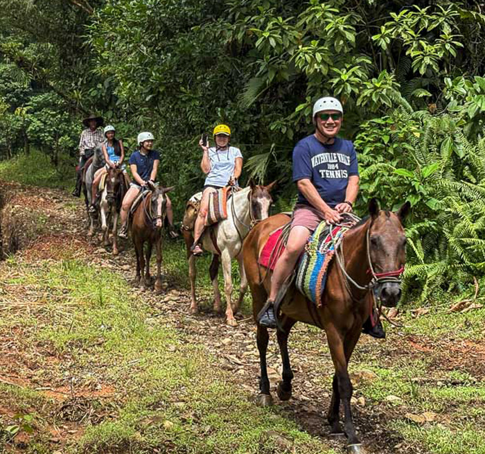 Cabalgata con Cascada, cascada, naturaleza, animales, paseos a caballo Cabalgata from Manuel Antonio / Quepos, Jacó, Playa Hermosa (Central), Playa Palo ... - Costa Rica