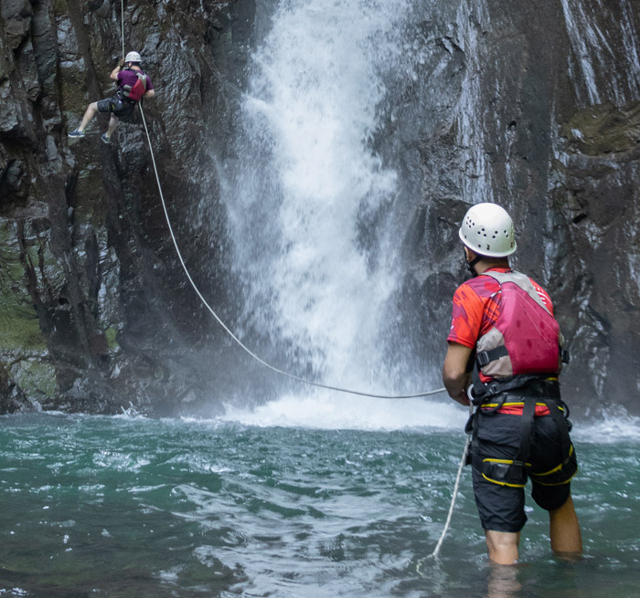 LA FORTUNA / ARENAL Gravity Falls Canyoning
